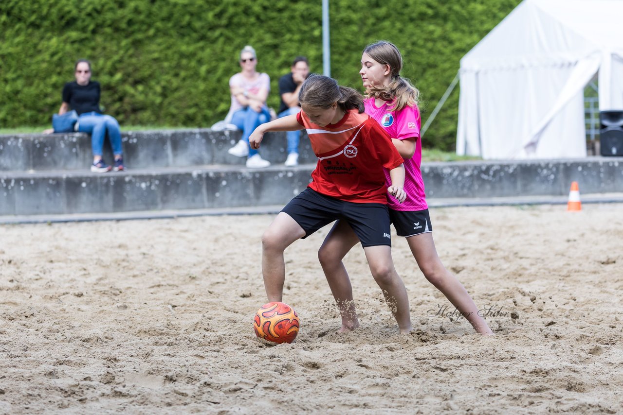 Bild 127 - wBJ/wCJ Beachsoccer Cup